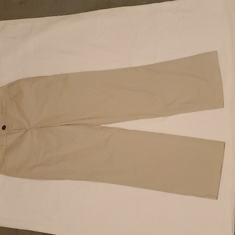 Briggs women’s khaki pants size 10 preowned